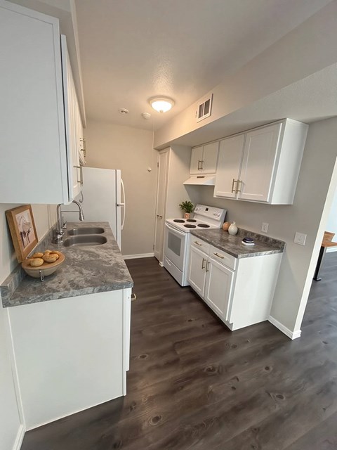 Floor plan for 2 beds, 2 baths, 972 sqft