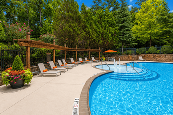 Pool & sun deck