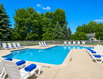 Northview park swimming pool and sundeck