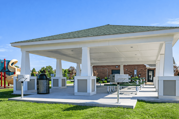 Armstrong farm outdoor picnic & grilling areas