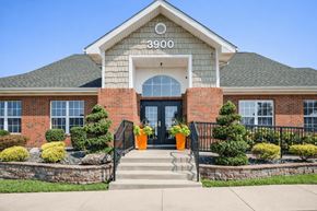 Jeffersonville apartment for rent - The front of a building with the number 3900 on it.