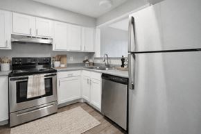 Santa Fe apartment for rent - Kitchen with stainless steel appliances at Vista Linda Apartments, New Mexico, 87507