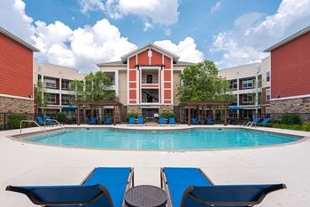 The hurstbourne aqua & sun lounge