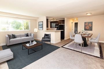 Towson townhouse for rent - a living room with a couch and a table