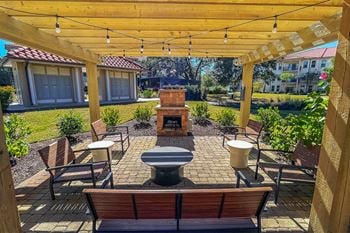 Outdoor fireplace lounge 