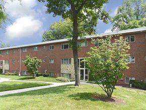 Towson apartment for rent - Lush landscaping at Cardiff Hall Apartments, Towson, MD, 21204
