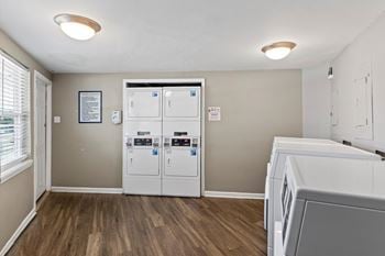 24-Hour laundry facilities