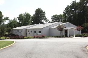 Marietta apartment for rent - the building where the motel is located