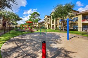 Missouri City apartment for rent - Willow Park Playground and Splash Pad