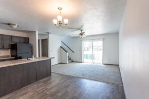 Sioux Falls townhouse for rent - kitchen with black appliances