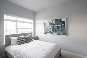 Sioux Falls apartment for rent - a bedroom with a bed and a window