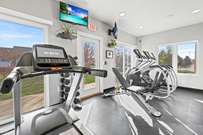 Johnston apartment for rent - the gym at the landing at pullman apartments in pullman