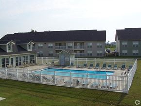 Jonesboro apartment for rent - Meadows Pool and Courtyard