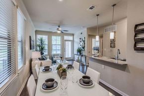 Houston apartment for rent - Elegant Dining Space at Heights West 11th, Texas, 77008