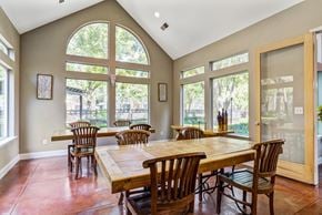 Katy apartment for rent - Clubhouse Dining at Cornerstone Ranch, Texas, 77450