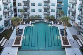 Dallas apartment for rent - Aerial Pool View at Gatsby on Ross, Dallas, TX