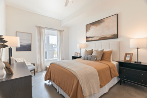 Sacramento apartment for rent - The A.J. Spacious Room