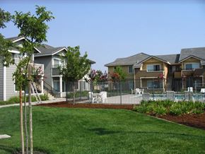 Sacramento apartment for rent - Terracina Gold grounds
