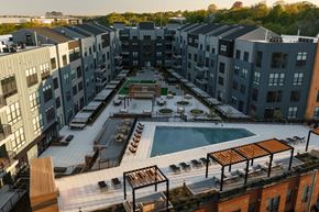 Norwalk apartment for rent - Courtyard Pool Deck