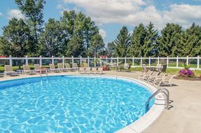 New Albany townhouse for rent - Albany Woods