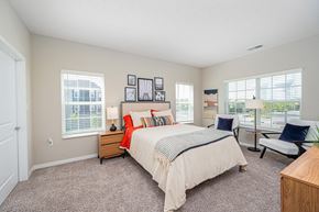 Columbus apartment for rent - the preserve at ballantyne commons bedroom with large windows