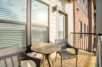 Private balconies/patios