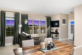 Grove City townhouse for rent - Dining room at The Strand at Beulah Luxury 2 bedroom Apartments for rent in Grove City Ohio
