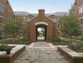 Hunstville apartment for rent - Take a walk here at Gateway Place in Huntsville, AL