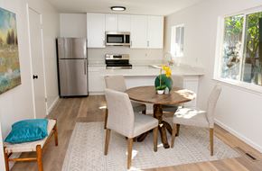 Belmont apartment for rent - Furnished dining area