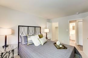 Fort Belvoir apartment for rent - A large bedroom