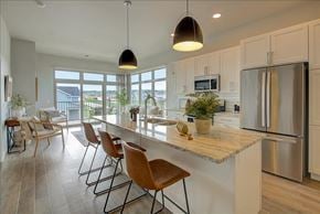 Verona apartment for rent - white cabinets