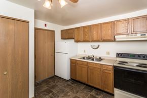 Grand Forks triplex for rent - Amberwood Court | One Bedroom | Kitchen