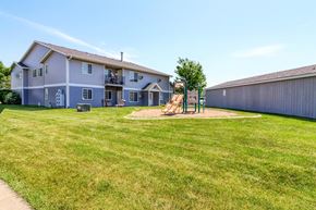 West Fargo townhouse for rent - Foxboro Court Townhomes | Fargo, ND