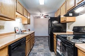 Bismarck apartment for rent - Bismarck, ND  Brandon Apartments | 2 Bdrm - Kitchen-Dining