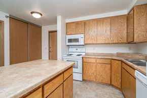 Grand Forks apartment for rent - Desoto Estates Apartments | Kitchen
