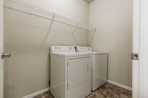 Mandan apartment for rent - Diamond Bend Apartments | Laundry Room
