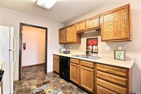 West Fargo townhouse for rent - Foxboro Court Townhomes | Kitchen