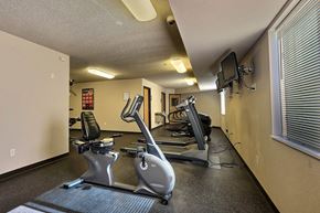 Fargo apartment for rent - East Bridge Apartments | Fitness Center