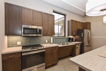 Montreal courts apartments | community room kitchen