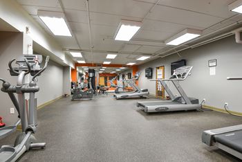 The edge of uptown apartments | fitness center