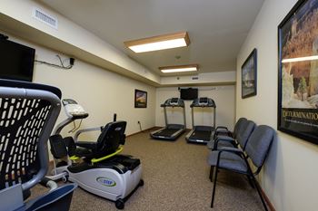 Fargo, nd crossroads apartments | fitness room
