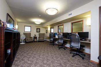 Fargo, nd crossroads apartments | community area