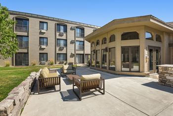 The edge of uptown apartments | patio