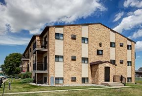 Fargo apartment for rent - the exterior of a three level apartment. Fargo, ND Westwood Apartments