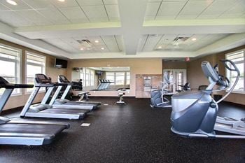 Fargo, nd lake crest apartments | fitness center