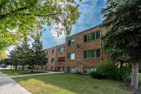 Fargo apartment for rent - the building where the apartment is located. Fargo, ND Woodland Apartments