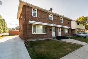 Grand Forks triplex for rent - Grand Forks, ND Valley Home Duplex. a view of the front of the house