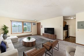 Hutchinson townhouse for rent - the preserve at ballantyne commons living room and kitchen. Hutchinson, MN Twin Oaks
