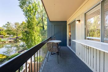 Private patios/balconies