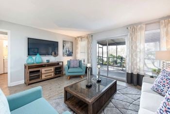 Renovated+refreshed apartments